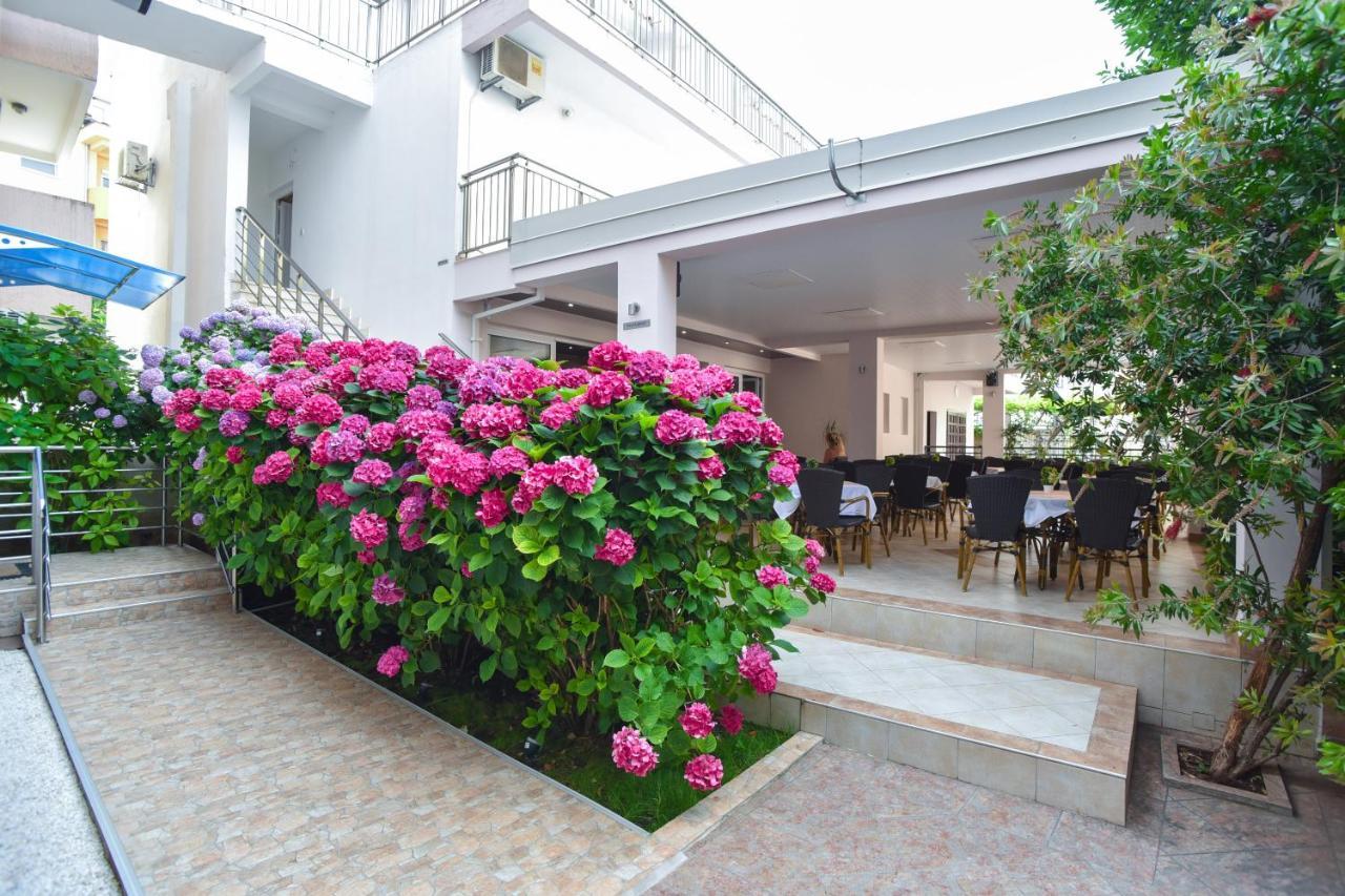 Garni Hotel S Coast Budva Eksteriør bilde