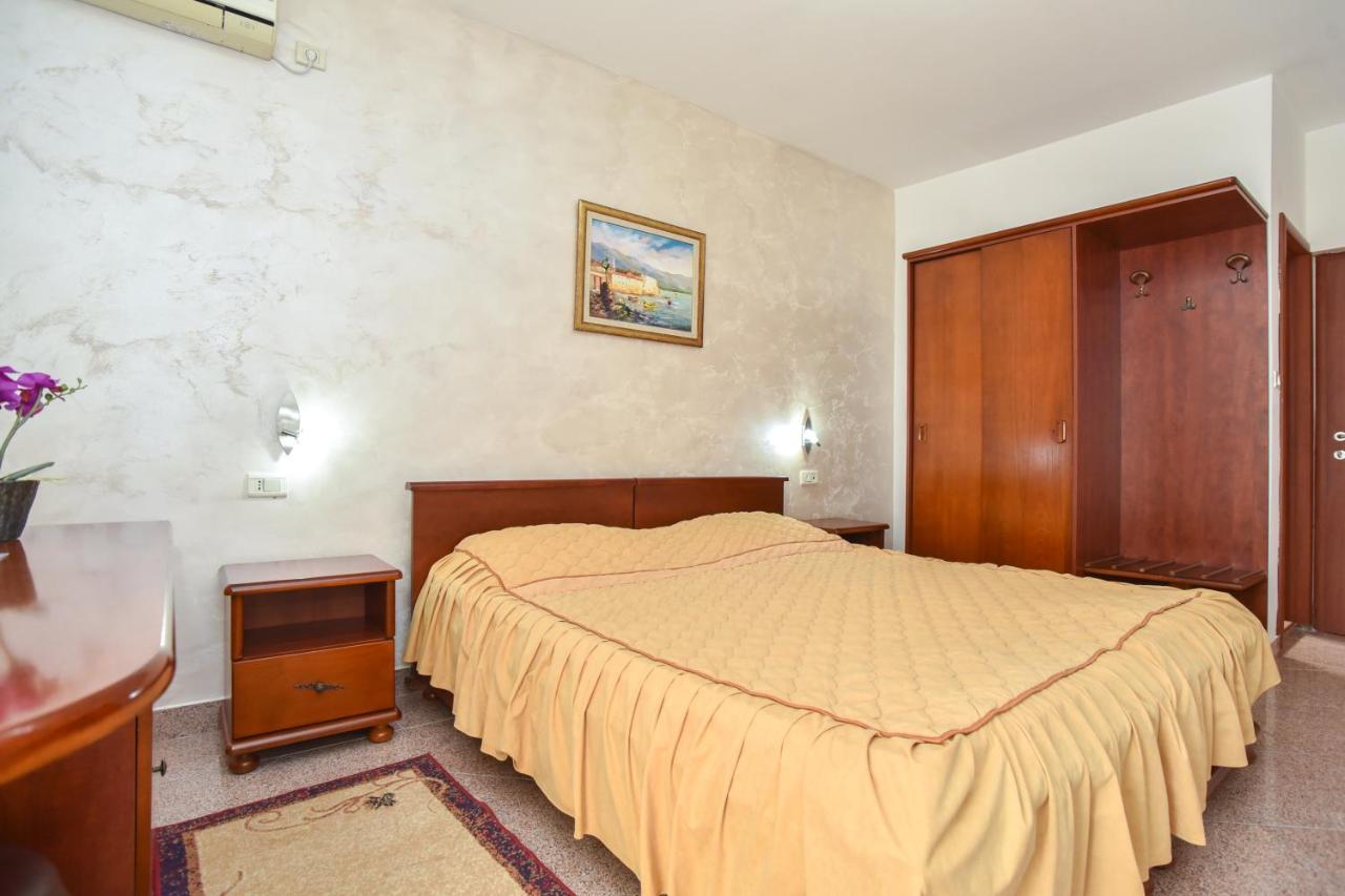 Garni Hotel S Coast Budva Eksteriør bilde