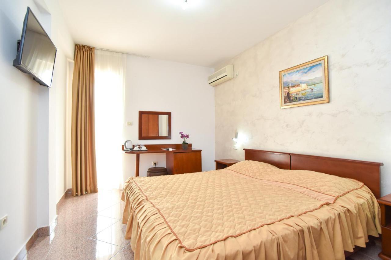 Garni Hotel S Coast Budva Eksteriør bilde