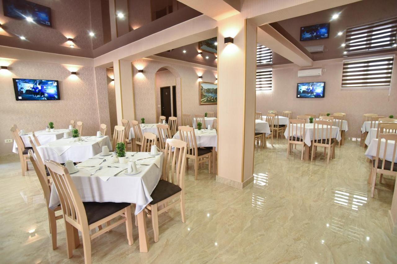 Hotel Suzana Budva Eksteriør bilde