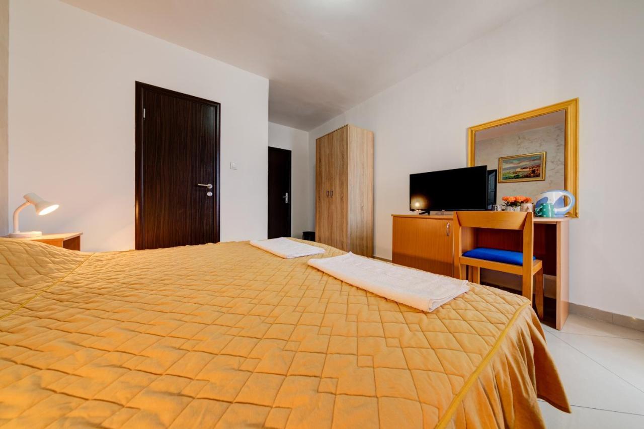 Hotel Suzana Budva Eksteriør bilde