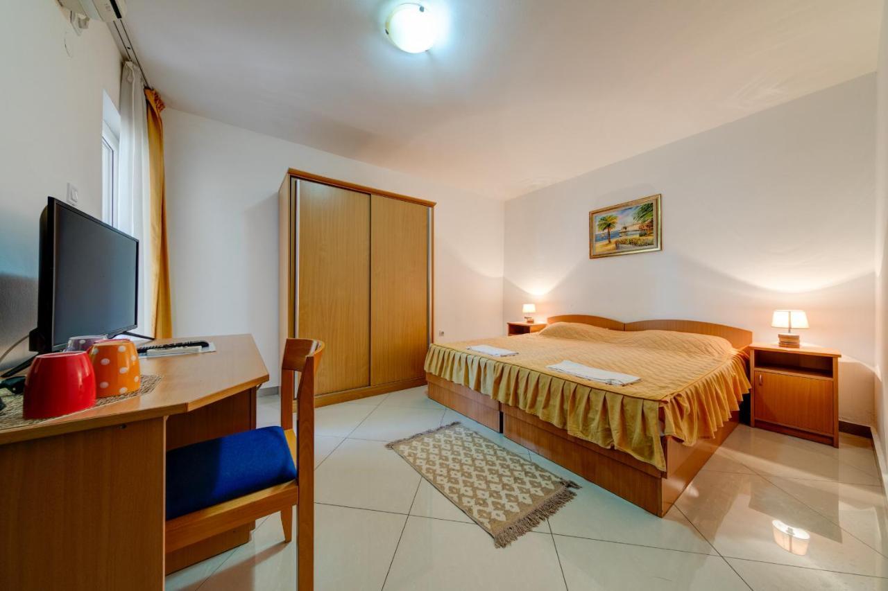 Hotel Suzana Budva Eksteriør bilde
