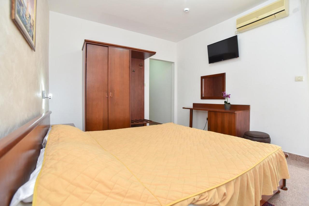 Hotel Suzana Budva Eksteriør bilde
