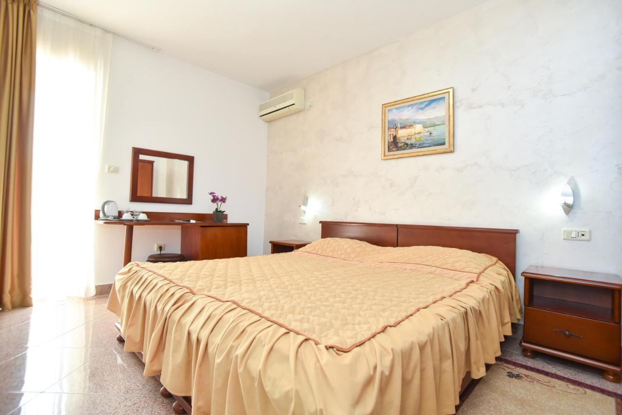 Hotel Suzana Budva Eksteriør bilde