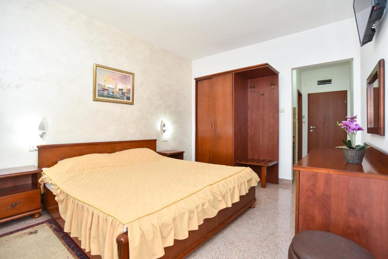Garni Hotel S Coast Budva Eksteriør bilde