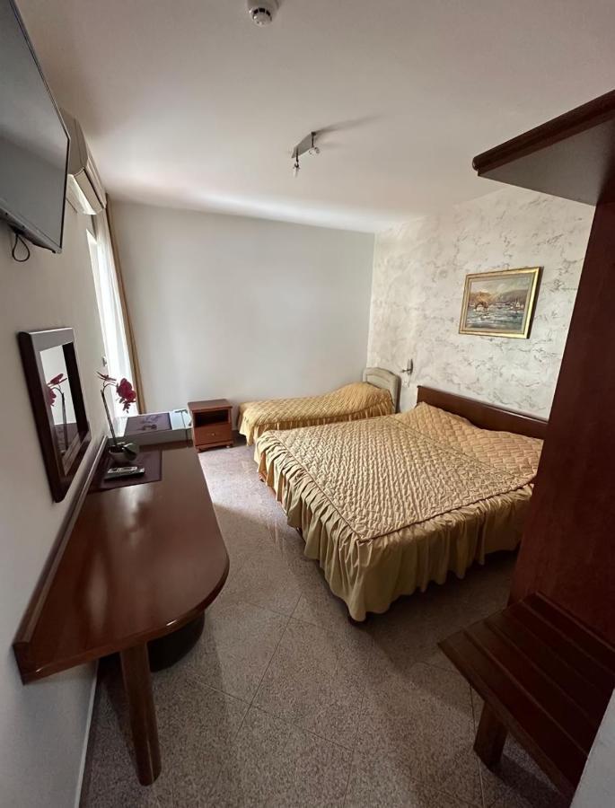 Hotel Suzana Budva Eksteriør bilde