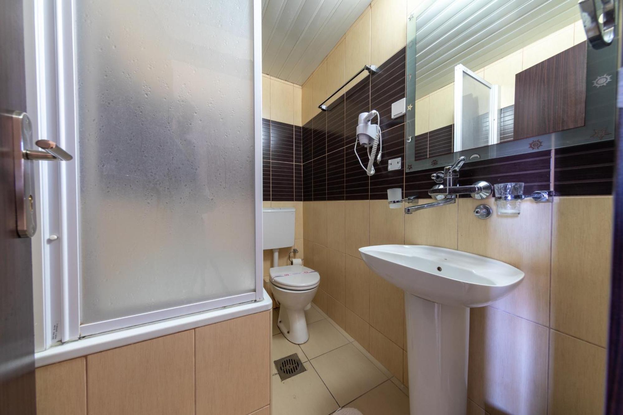 Garni Hotel S Coast Budva Rom bilde